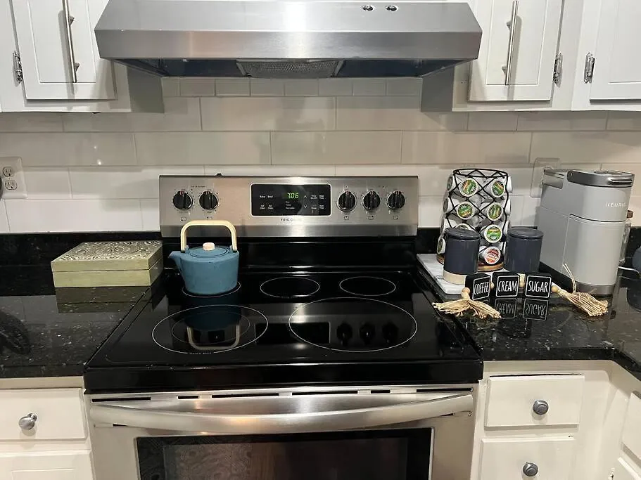 Holiday home Peacefull Getaway 20 Mins From Airport Villa Charlotte United States