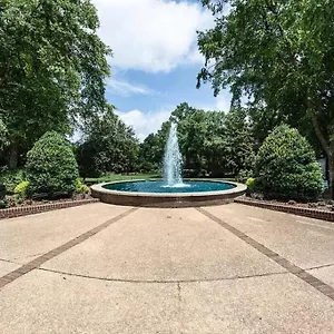 Middle Of Uptown Peaceful Living Charlotte
